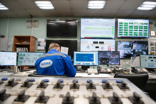 Anthropic flags AI infrastructure threats amid ongoing security incidents
