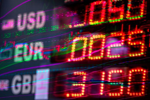 Iran’s Currency Weakens as US Blockade Intensifies Economic Strain
