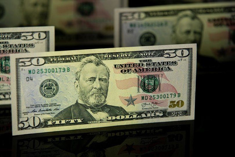 Iran's Currency Weakens as US Blockade Intensifies Economic Strain