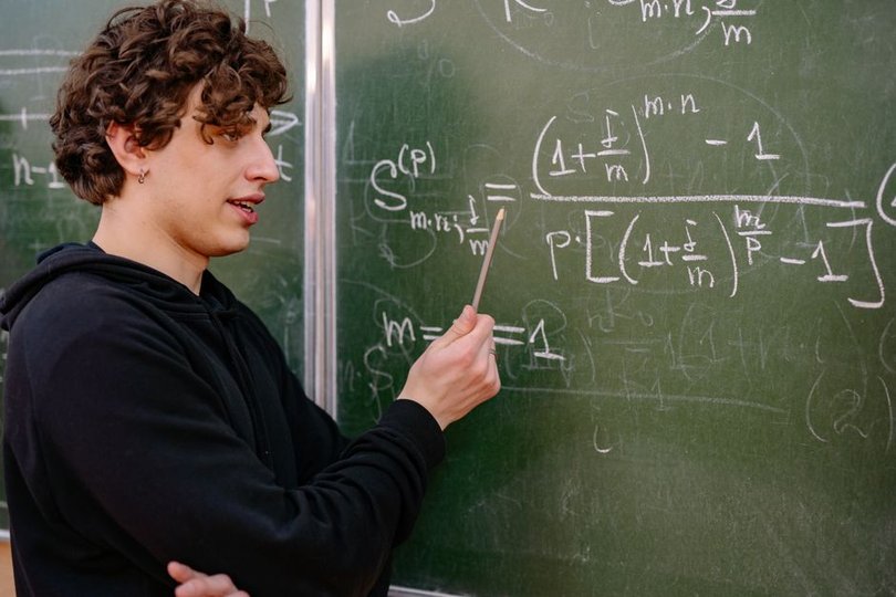 Math Community Should Celebrate 'Motivated Explanations' Alongside Proofs