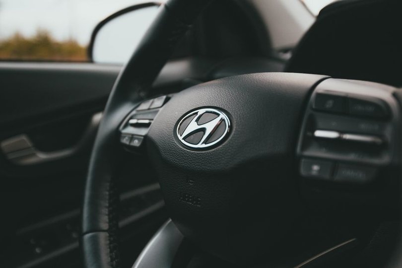 Nearly all major automakers share driver data with third parties, study finds