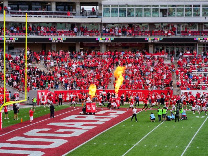 No. 10 Utah defeats No. 14 Houston 21-13 to remain undefeated