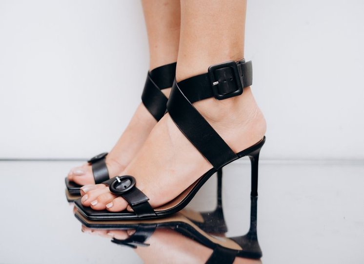 Scarlett Johansson wears Manolo Blahnik sandals to 'Ray Gun' premiere at BFI Film Festival